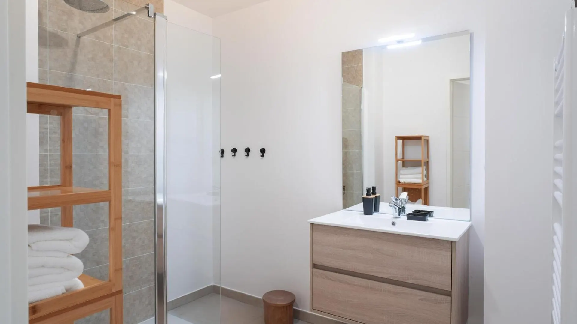 Apartment Magnifique Appartement Niche Dans Une Pinede Sanary-sur-Mer