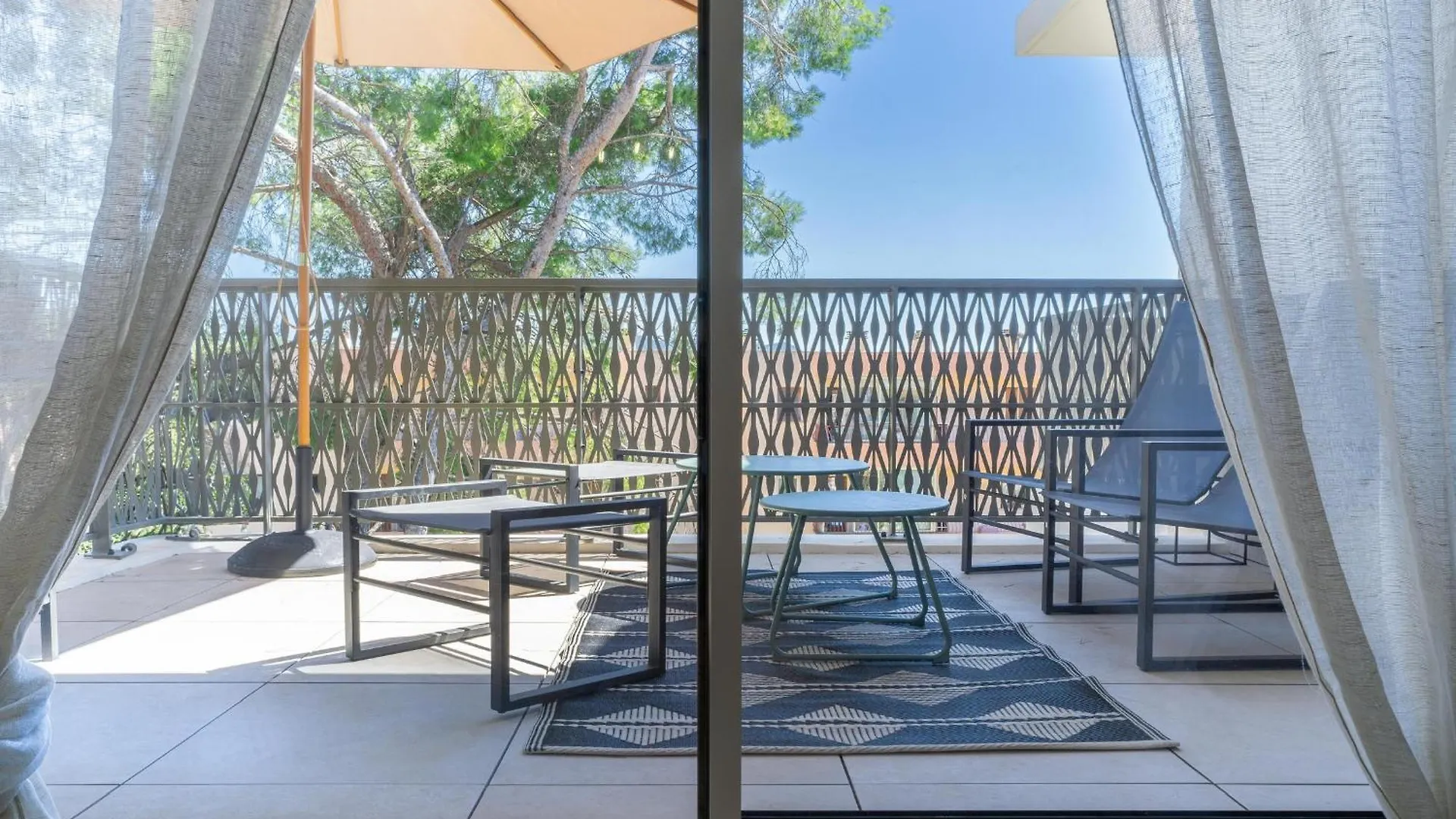 Magnifique Appartement Niche Dans Une Pinede Sanary-sur-Mer