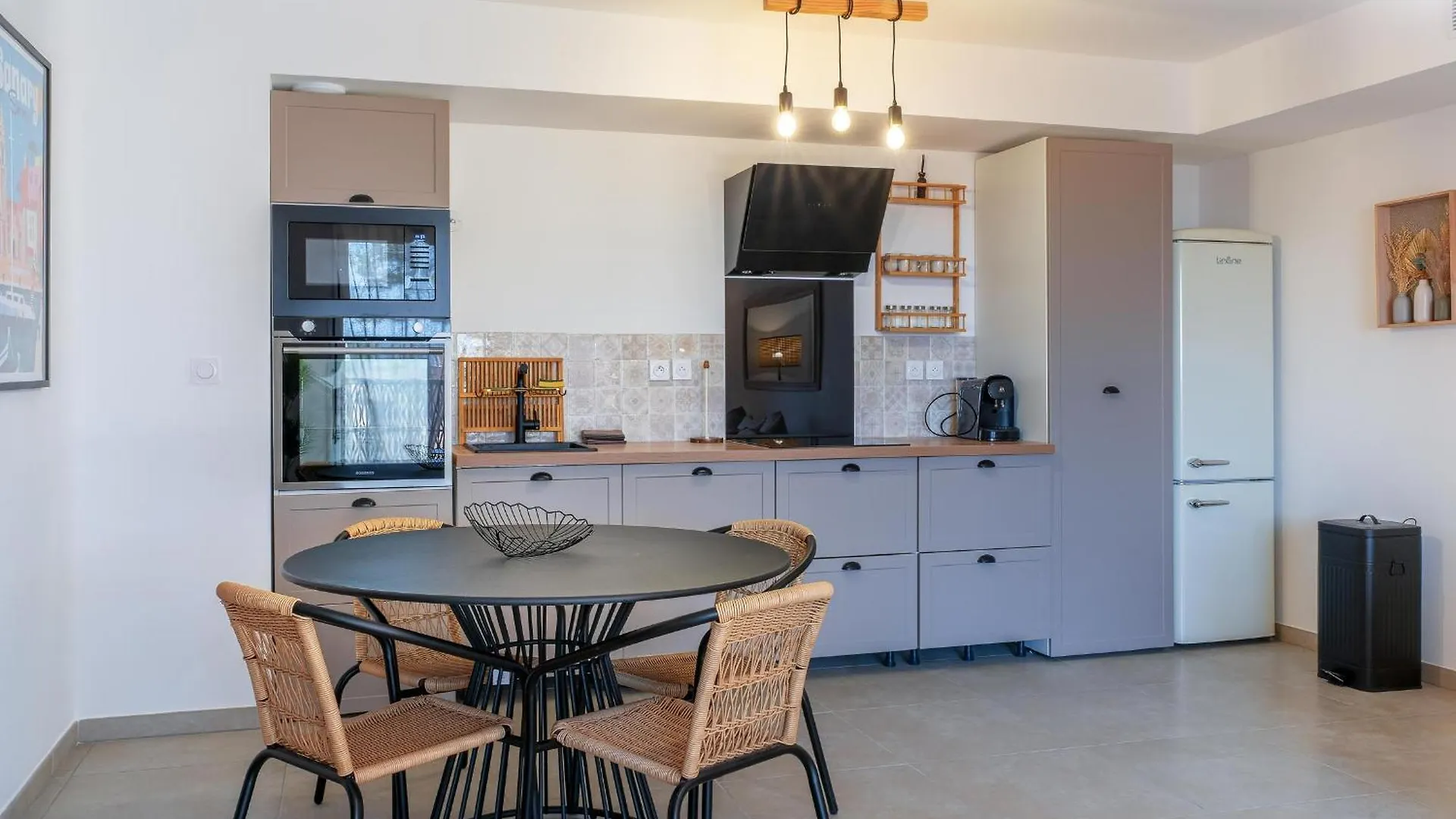 Magnifique Appartement Niche Dans Une Pinede Sanary-sur-Mer