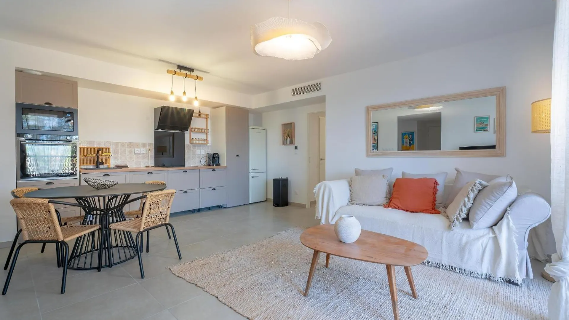 Magnifique Appartement Niche Dans Une Pinede Sanary-sur-Mer 0*,